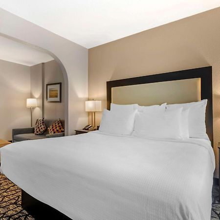 Best Western Plus Des Moines West Inn & Suites Clive Exterior photo