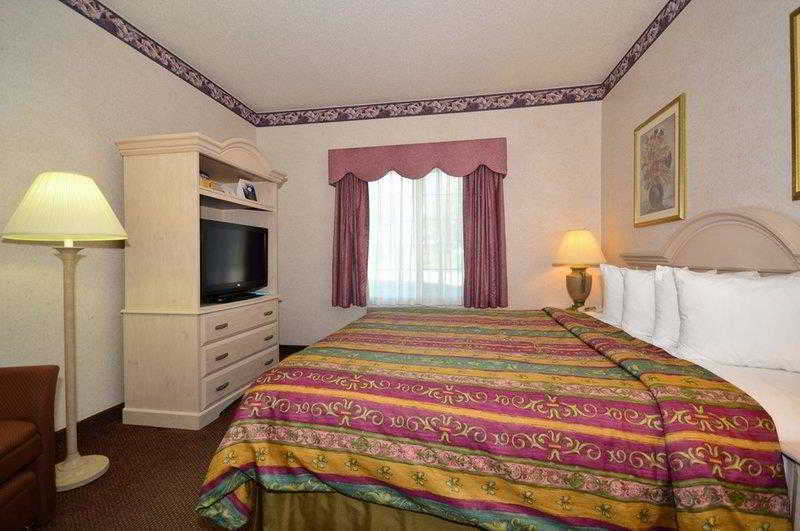 Best Western Plus Des Moines West Inn & Suites Clive Room photo