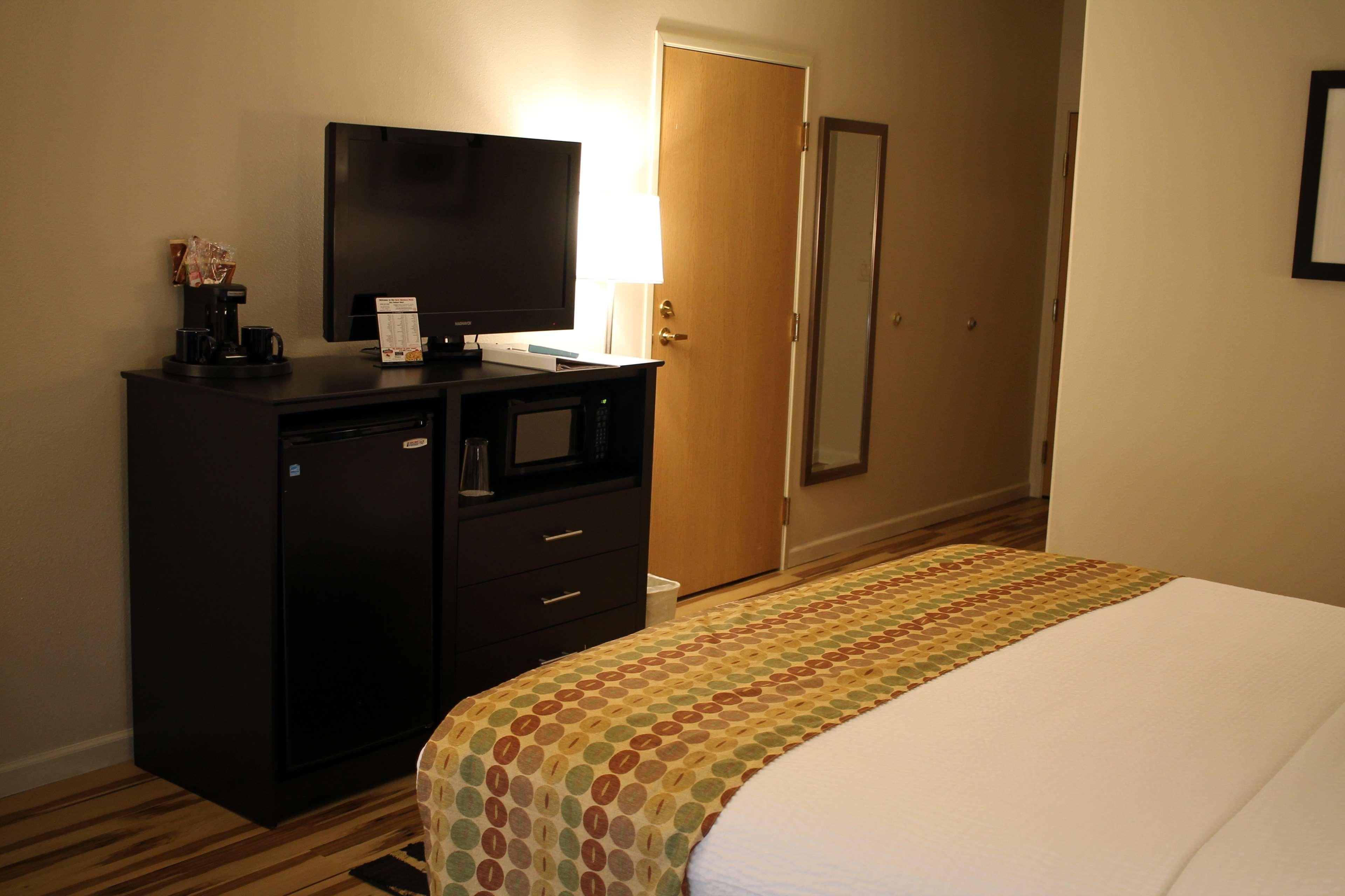 Best Western Plus Des Moines West Inn & Suites Clive Exterior photo
