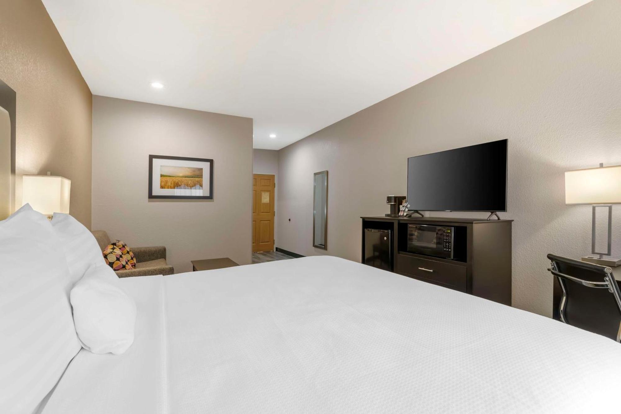 Best Western Plus Des Moines West Inn & Suites Clive Exterior photo
